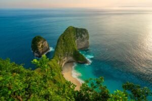 kelingking-beach-nusa-penida