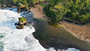 Padang Beach 1600 x 900