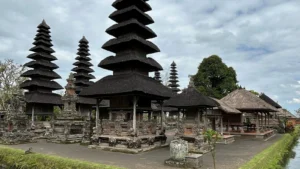 Taman Ayun temple 1600 x 900